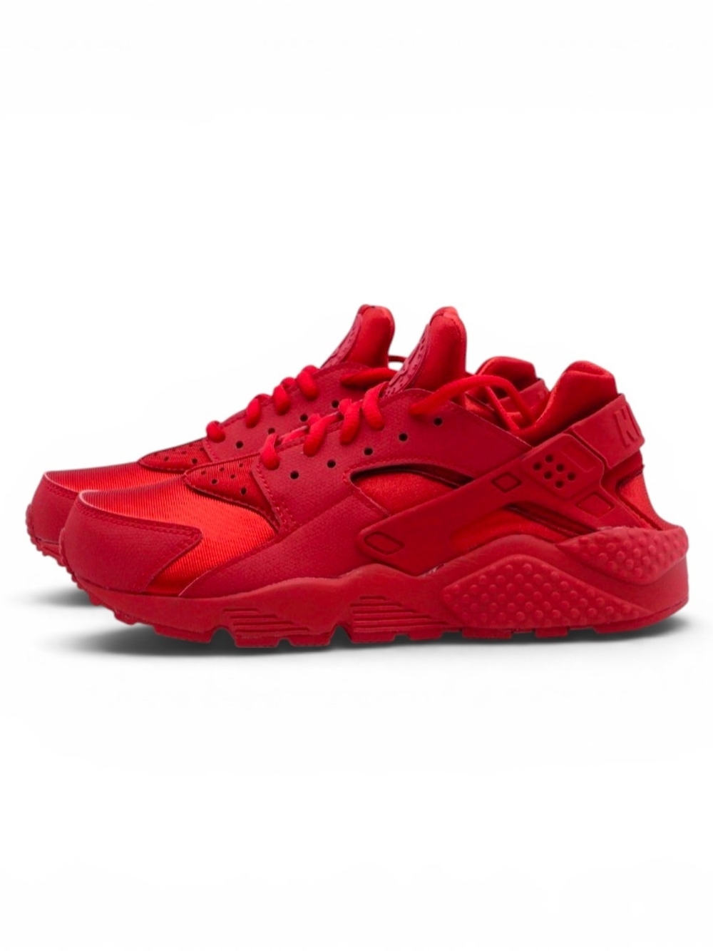 Nike Air Huarache Run Sneakers Triple Red Gym Red. Women's 7 or Youth 5.5